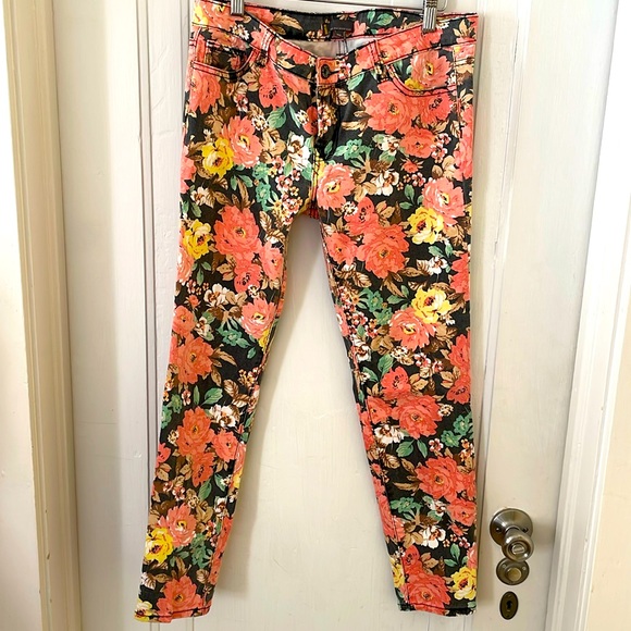 Denim - Buffalo Jeans‎ Womens (8) Orange Floral 5 Pocket Jeans 9”rise Sizee 28/26”inseam
